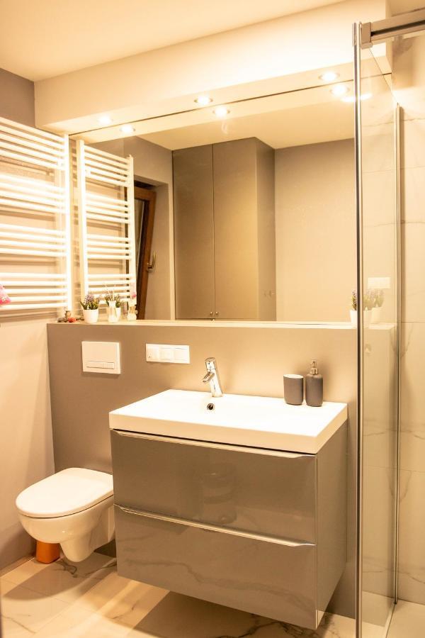 Apartamenty Centrum- Kochanowskiego -Dawniej Two-Bedroom Apartment Zielona Gora  Exterior photo